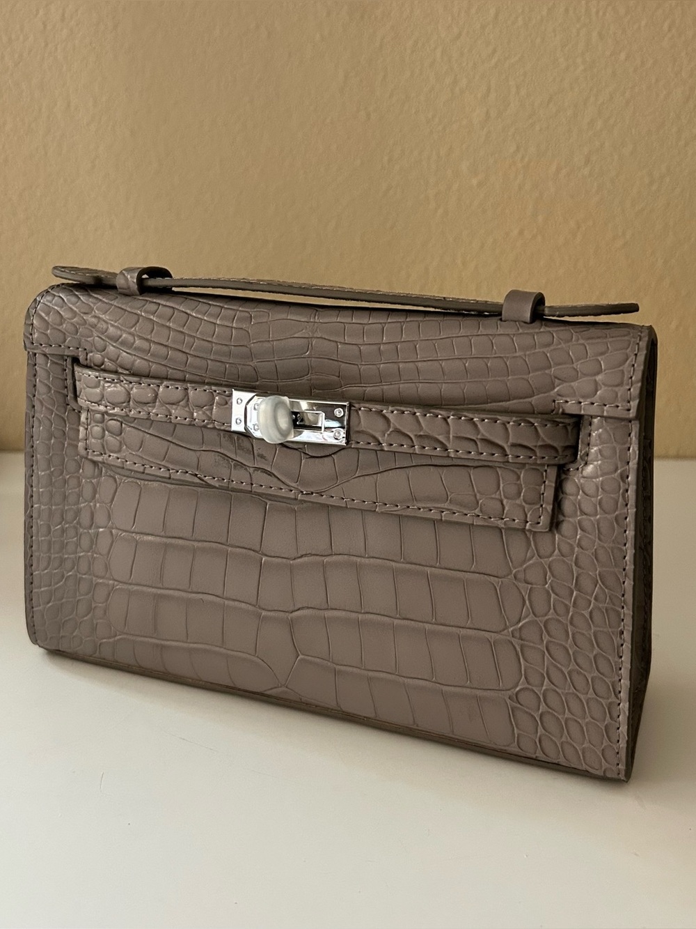 22cm Etaupe Croc-Embossed Leather Pochette